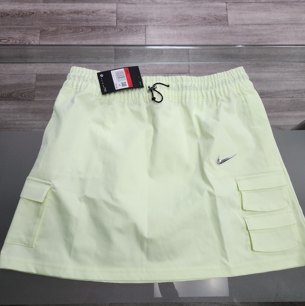 Nike Women's Skirt Size L